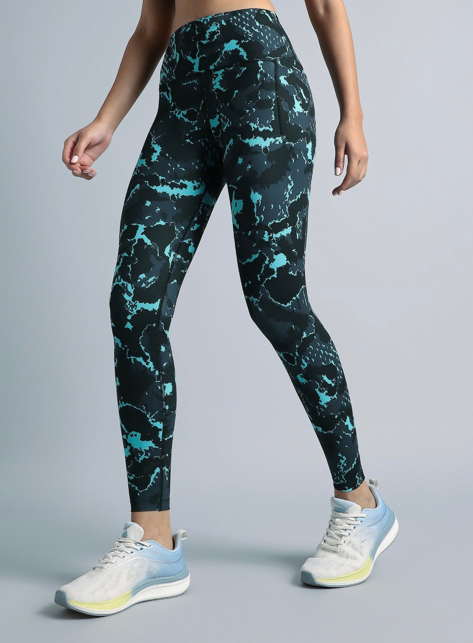Womens Pacer Camo Leggings